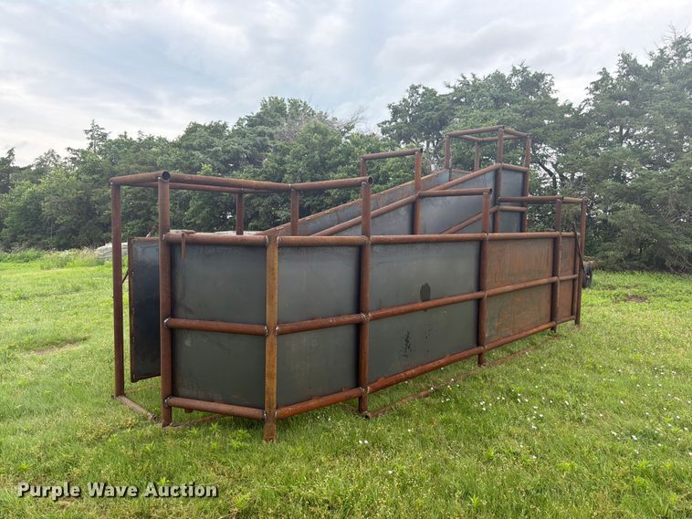 image for item EW4790 Shop built livestock loading chute