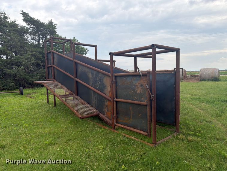 image for item EW4790 Shop built livestock loading chute