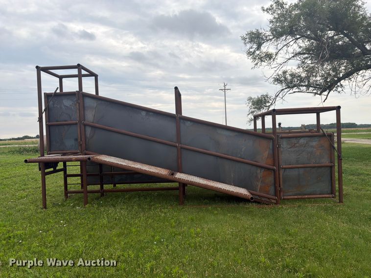 image for item EW4790 Shop built livestock loading chute