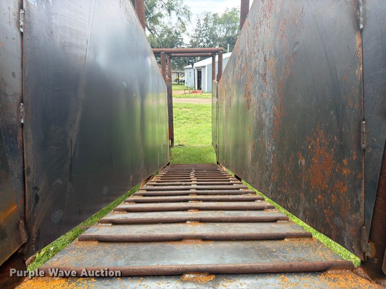 image for item EW4790 Shop built livestock loading chute