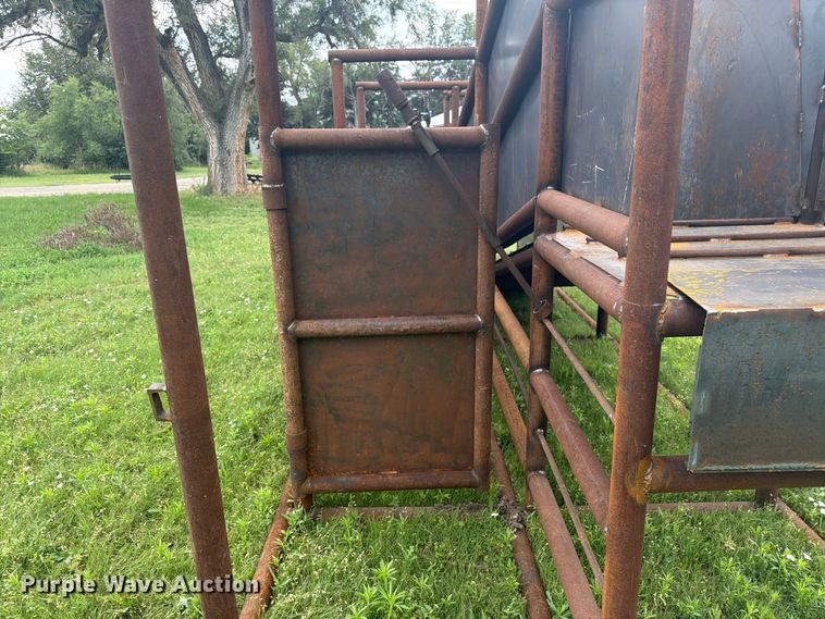 image for item EW4790 Shop built livestock loading chute