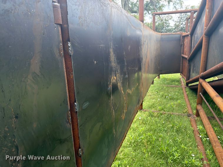image for item EW4790 Shop built livestock loading chute