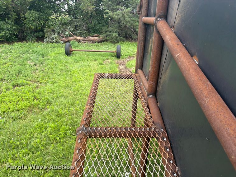 image for item EW4790 Shop built livestock loading chute