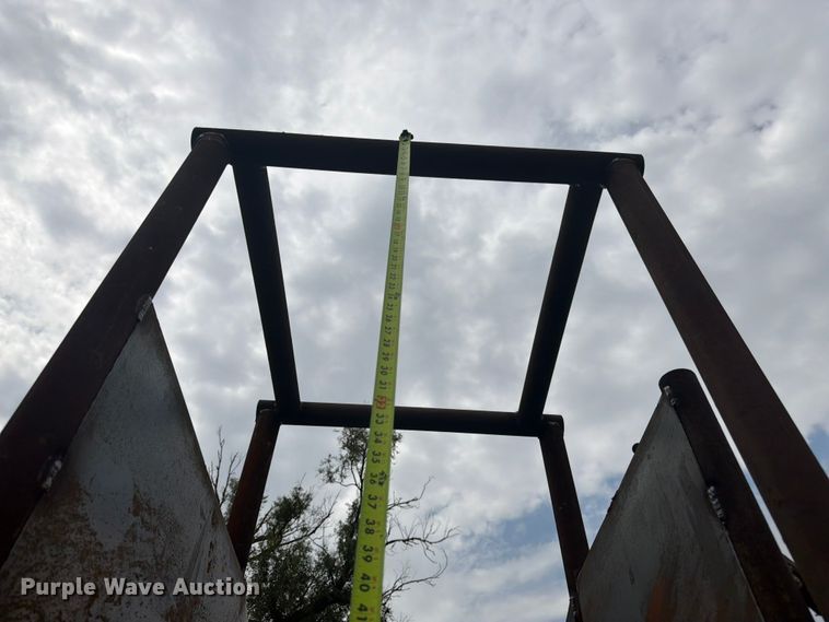image for item EW4790 Shop built livestock loading chute