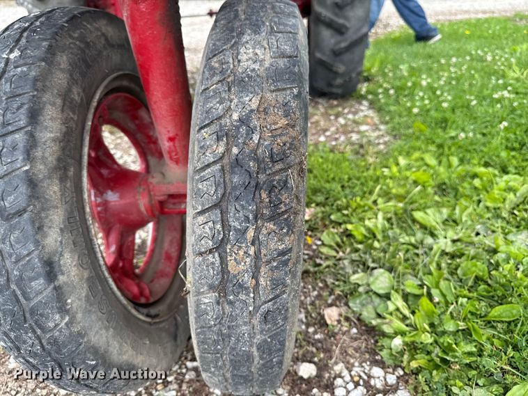 image for item FB5713 1941 Farmall B tractor