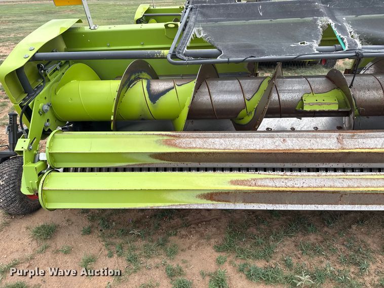 image for item FB6749 Claas 380 pickup head