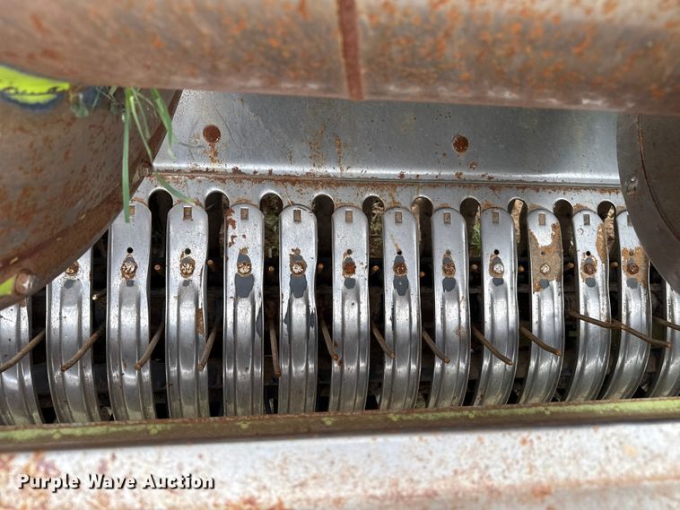 image for item FB6749 Claas 380 pickup head