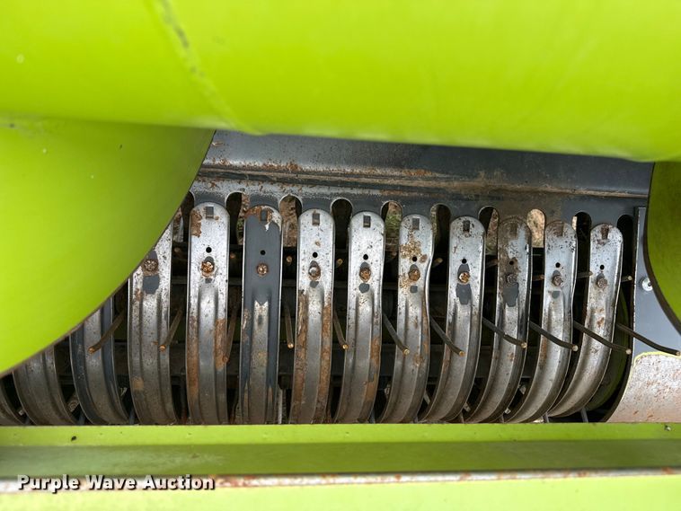 image for item FB6749 Claas 380 pickup head