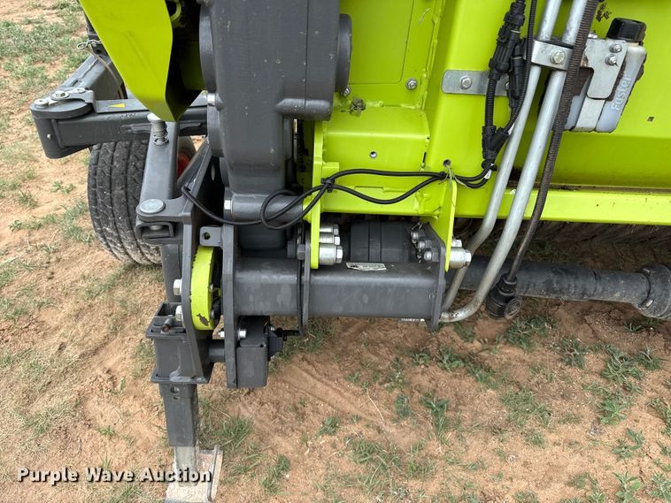 image for item FB6749 Claas 380 pickup head
