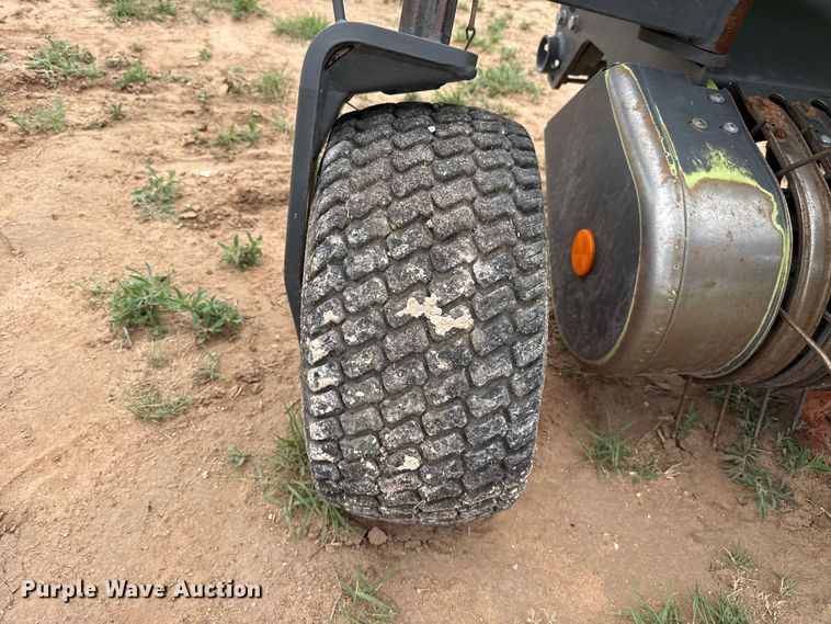 image for item FB6749 Claas 380 pickup head