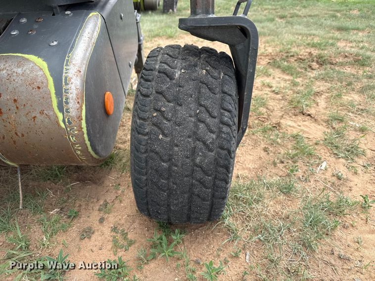 image for item FB6749 Claas 380 pickup head