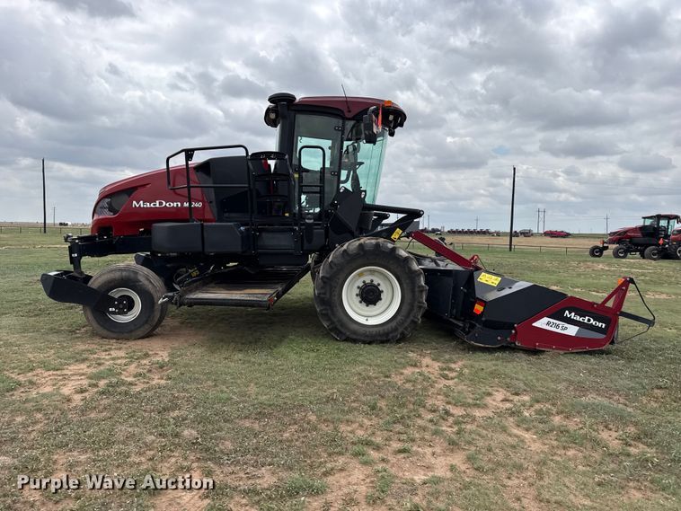 image for item FB6754 2022 Macdon M1240 swather / windrower