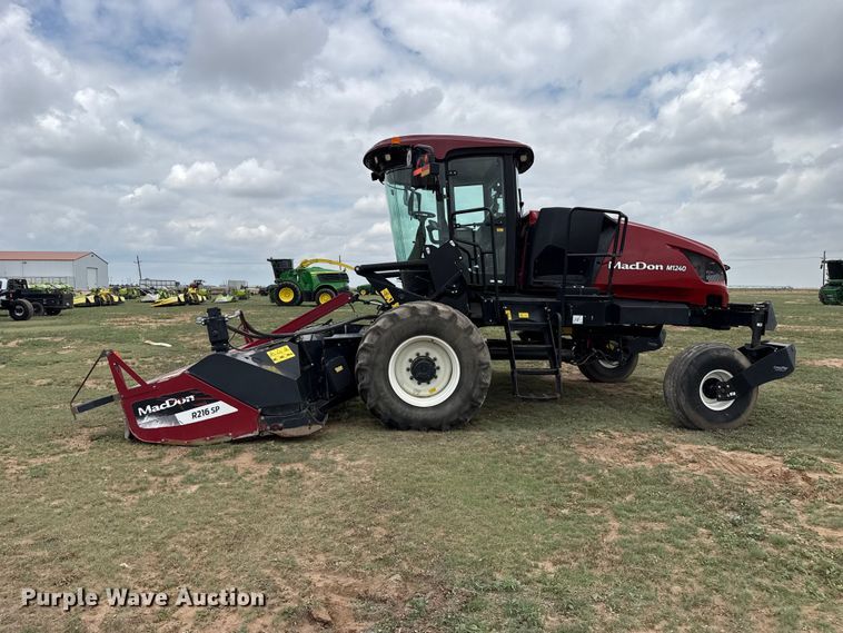 image for item FB6754 2022 Macdon M1240 swather / windrower