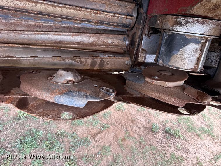 image for item FB6754 2022 Macdon M1240 swather / windrower