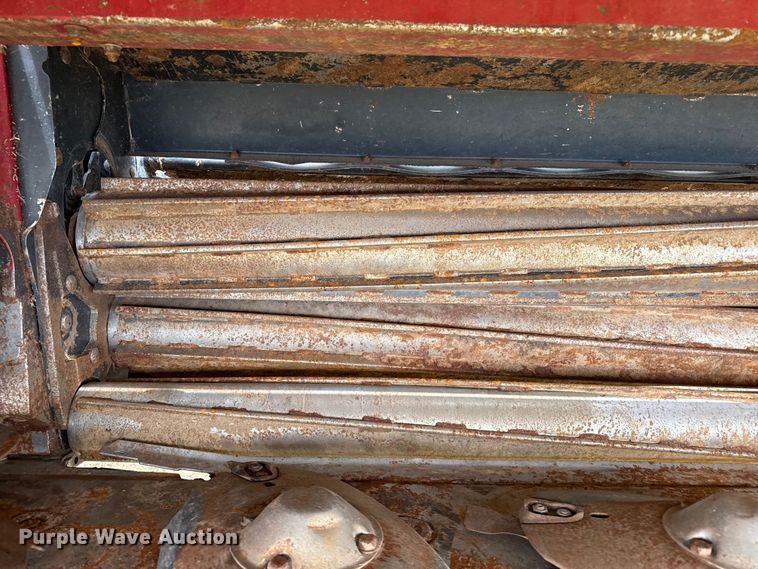 image for item FB6754 2022 Macdon M1240 swather / windrower
