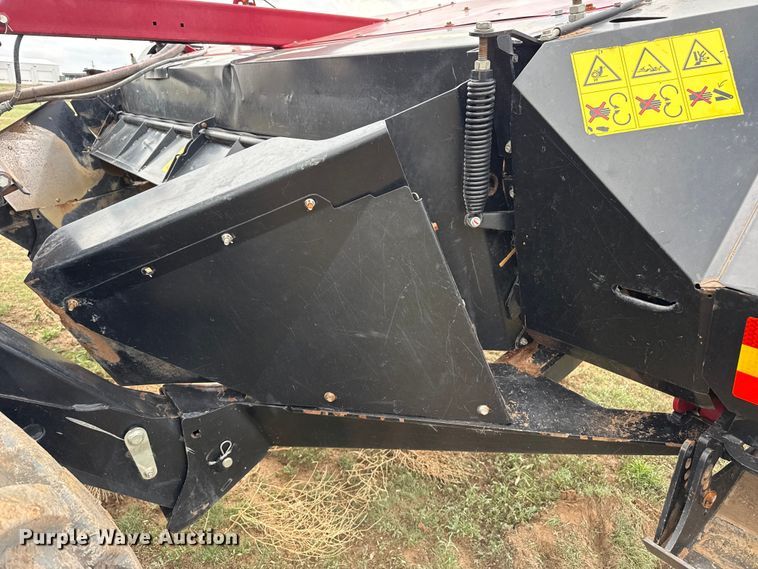 image for item FB6754 2022 Macdon M1240 swather / windrower