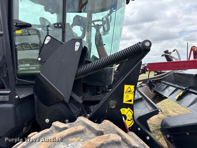 image for item FB6754 2022 Macdon M1240 swather / windrower