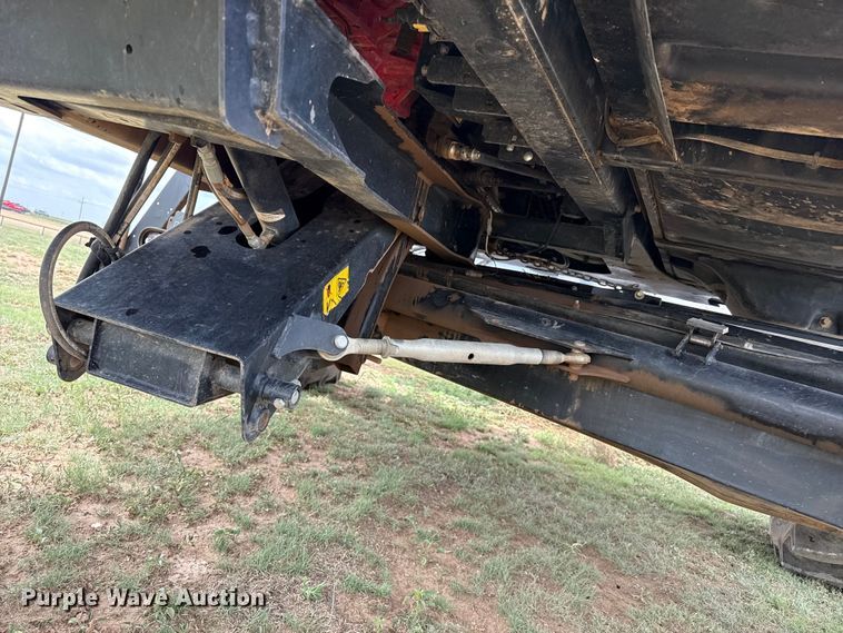 image for item FB6754 2022 Macdon M1240 swather / windrower