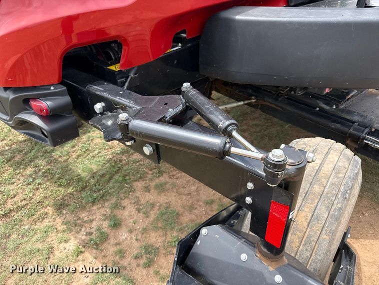 image for item FB6754 2022 Macdon M1240 swather / windrower