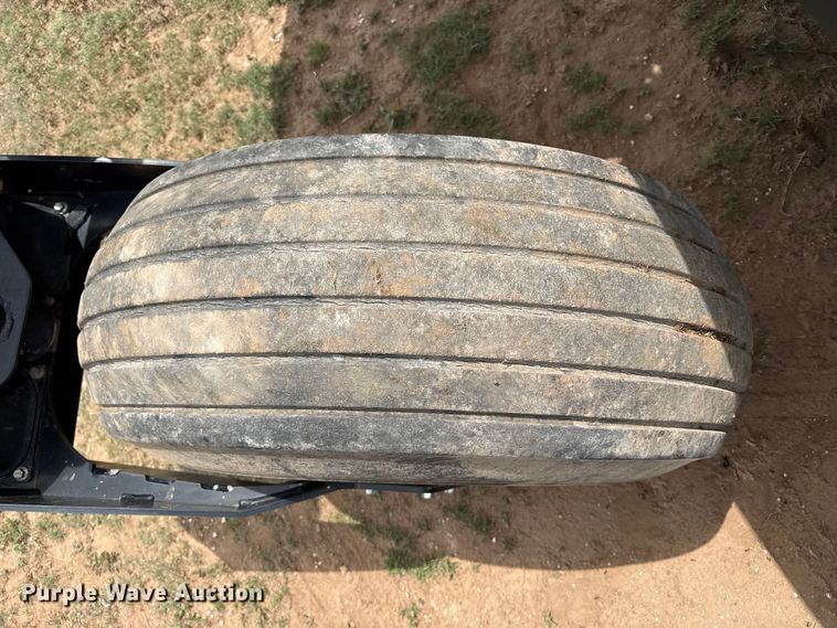 image for item FB6754 2022 Macdon M1240 swather / windrower
