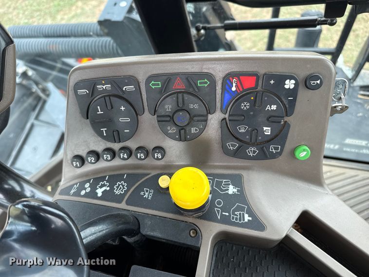 image for item FB6754 2022 Macdon M1240 swather / windrower