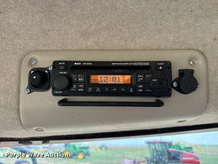 image for item FB6754 2022 Macdon M1240 swather / windrower