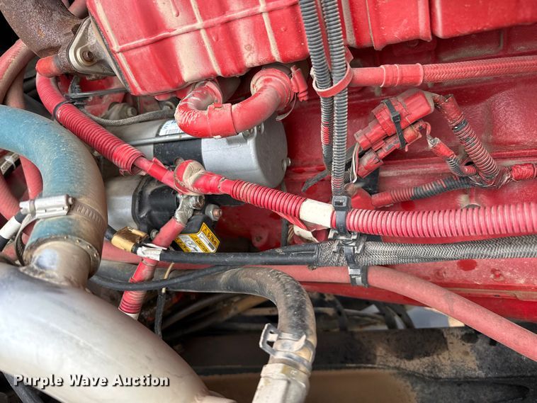 image for item FB6754 2022 Macdon M1240 swather / windrower