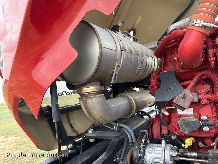 image for item FB6754 2022 Macdon M1240 swather / windrower