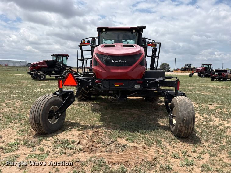 image for item FB6755 2022 Macdon M1240 swather / windrower