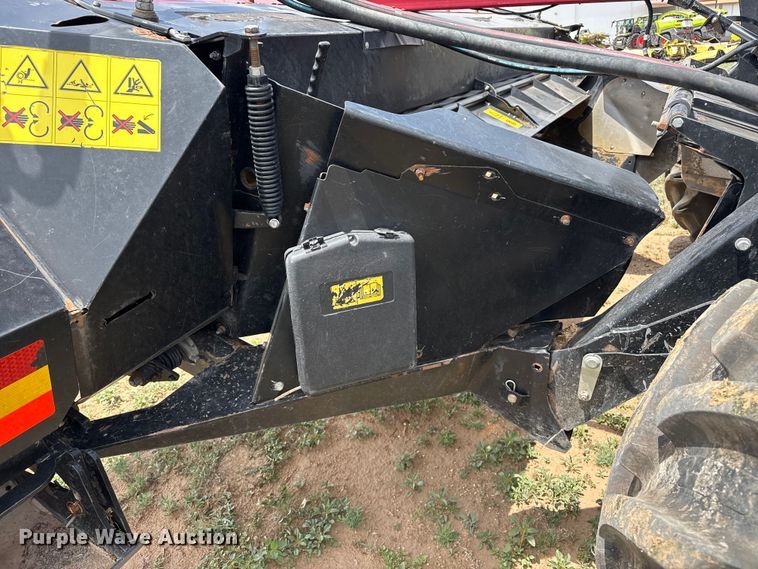 image for item FB6755 2022 Macdon M1240 swather / windrower