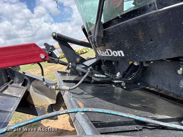 image for item FB6755 2022 Macdon M1240 swather / windrower
