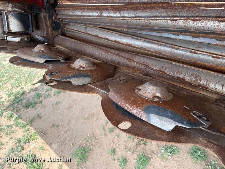 image for item FB6755 2022 Macdon M1240 swather / windrower