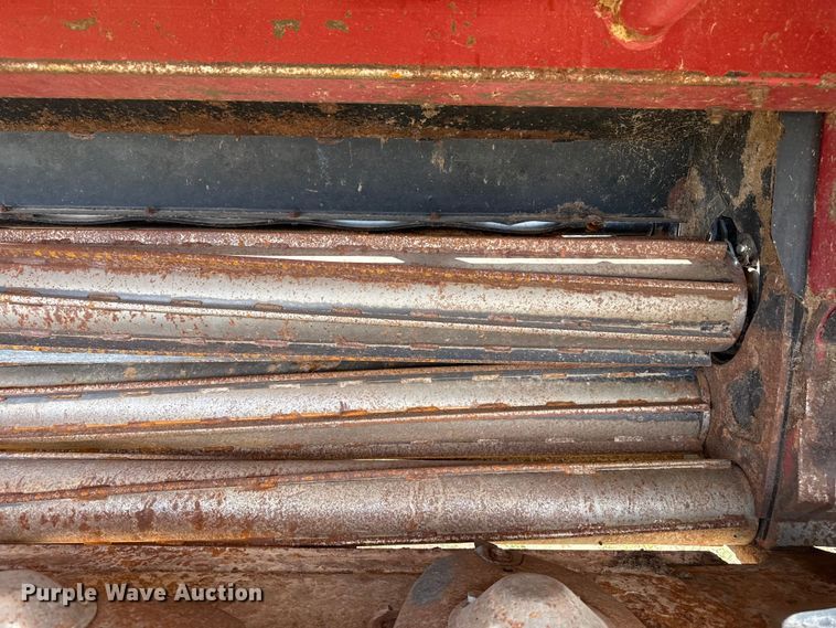 image for item FB6755 2022 Macdon M1240 swather / windrower