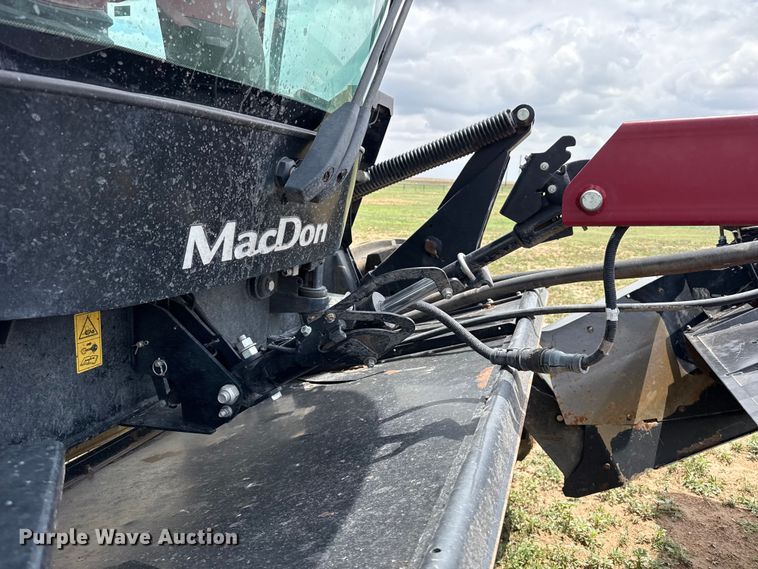 image for item FB6755 2022 Macdon M1240 swather / windrower