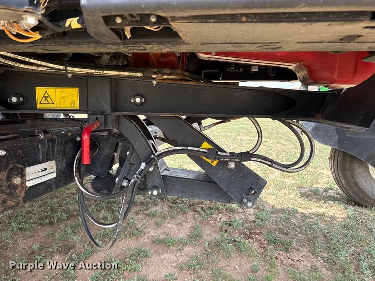 image for item FB6755 2022 Macdon M1240 swather / windrower