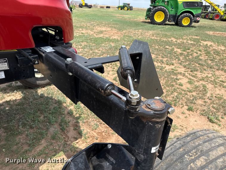 image for item FB6755 2022 Macdon M1240 swather / windrower
