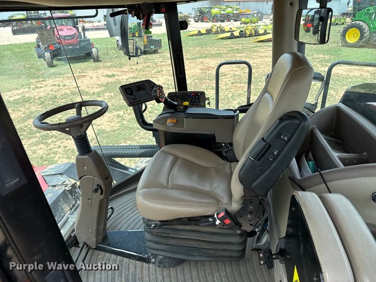 image for item FB6755 2022 Macdon M1240 swather / windrower
