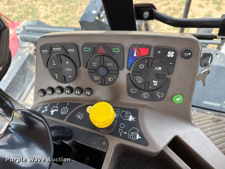 image for item FB6755 2022 Macdon M1240 swather / windrower