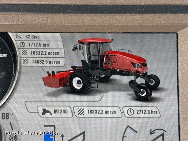 image for item FB6755 2022 Macdon M1240 swather / windrower