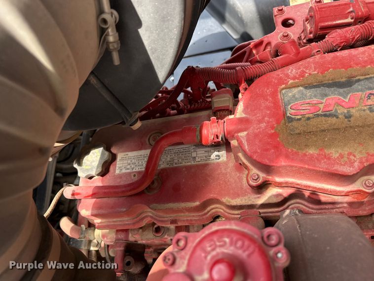 image for item FB6755 2022 Macdon M1240 swather / windrower