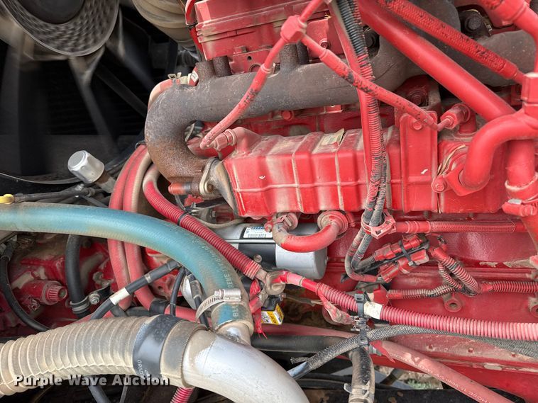 image for item FB6755 2022 Macdon M1240 swather / windrower