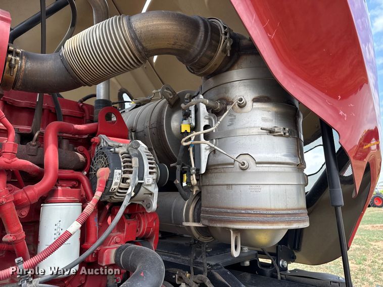 image for item FB6755 2022 Macdon M1240 swather / windrower