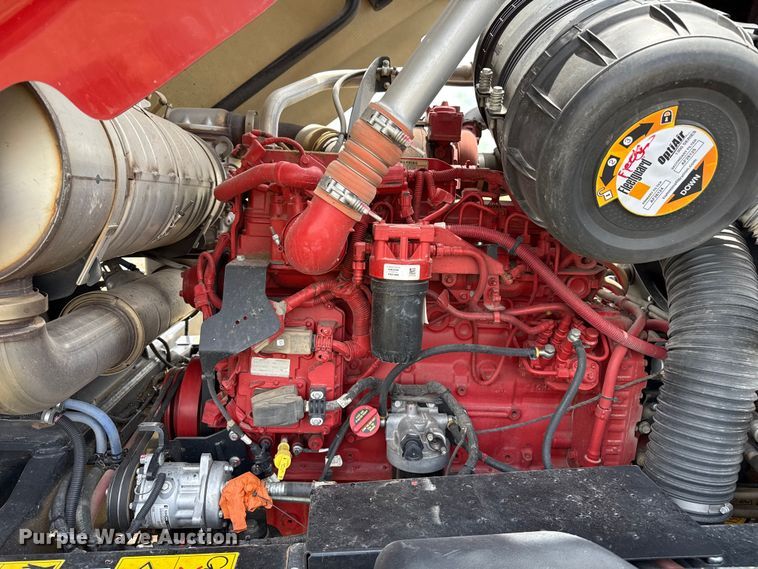 image for item FB6755 2022 Macdon M1240 swather / windrower