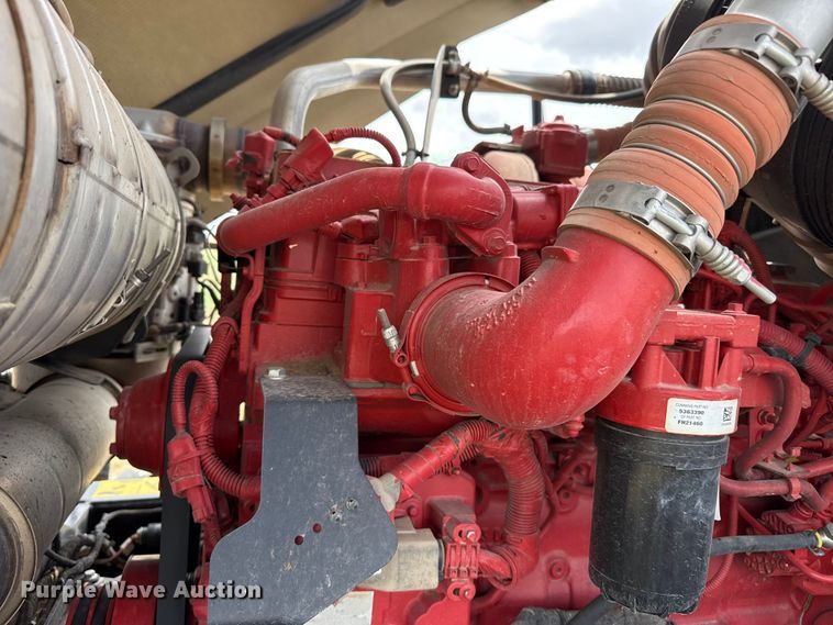 image for item FB6755 2022 Macdon M1240 swather / windrower