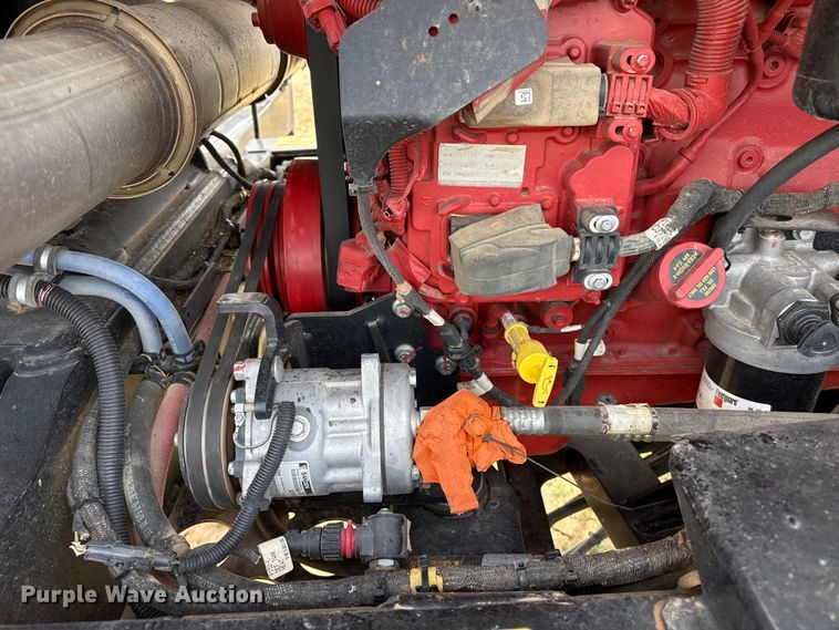image for item FB6755 2022 Macdon M1240 swather / windrower