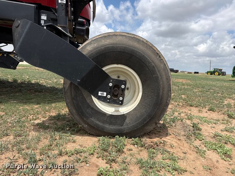 image for item FB6755 2022 Macdon M1240 swather / windrower