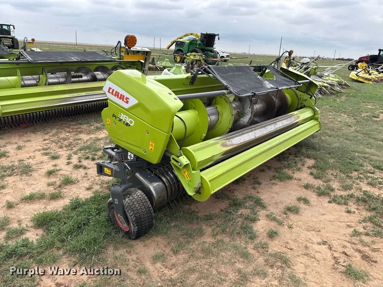 image for item FB6758 Claas 380 pickup head