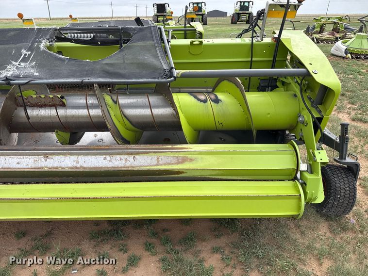 image for item FB6758 Claas 380 pickup head