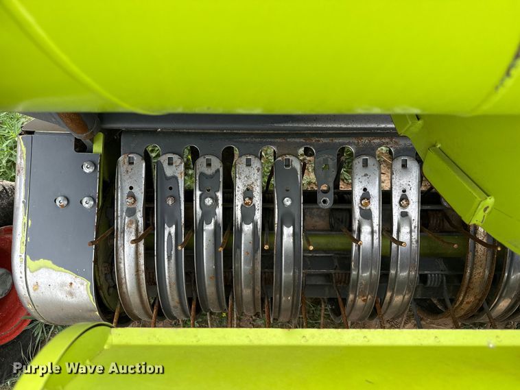 image for item FB6758 Claas 380 pickup head