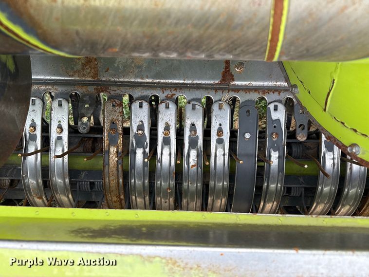 image for item FB6758 Claas 380 pickup head